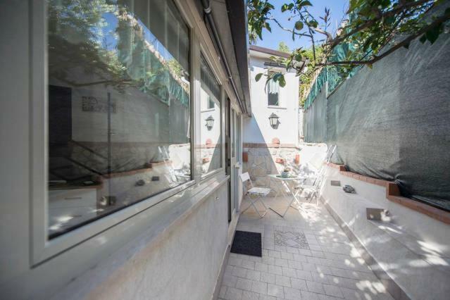 Garden House In Napoli